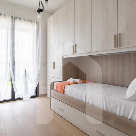 Homiday - Waterfront Roseto Appartement